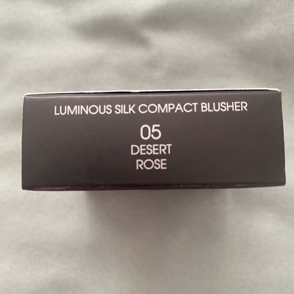 Compact blusher - Picture 3 of 4